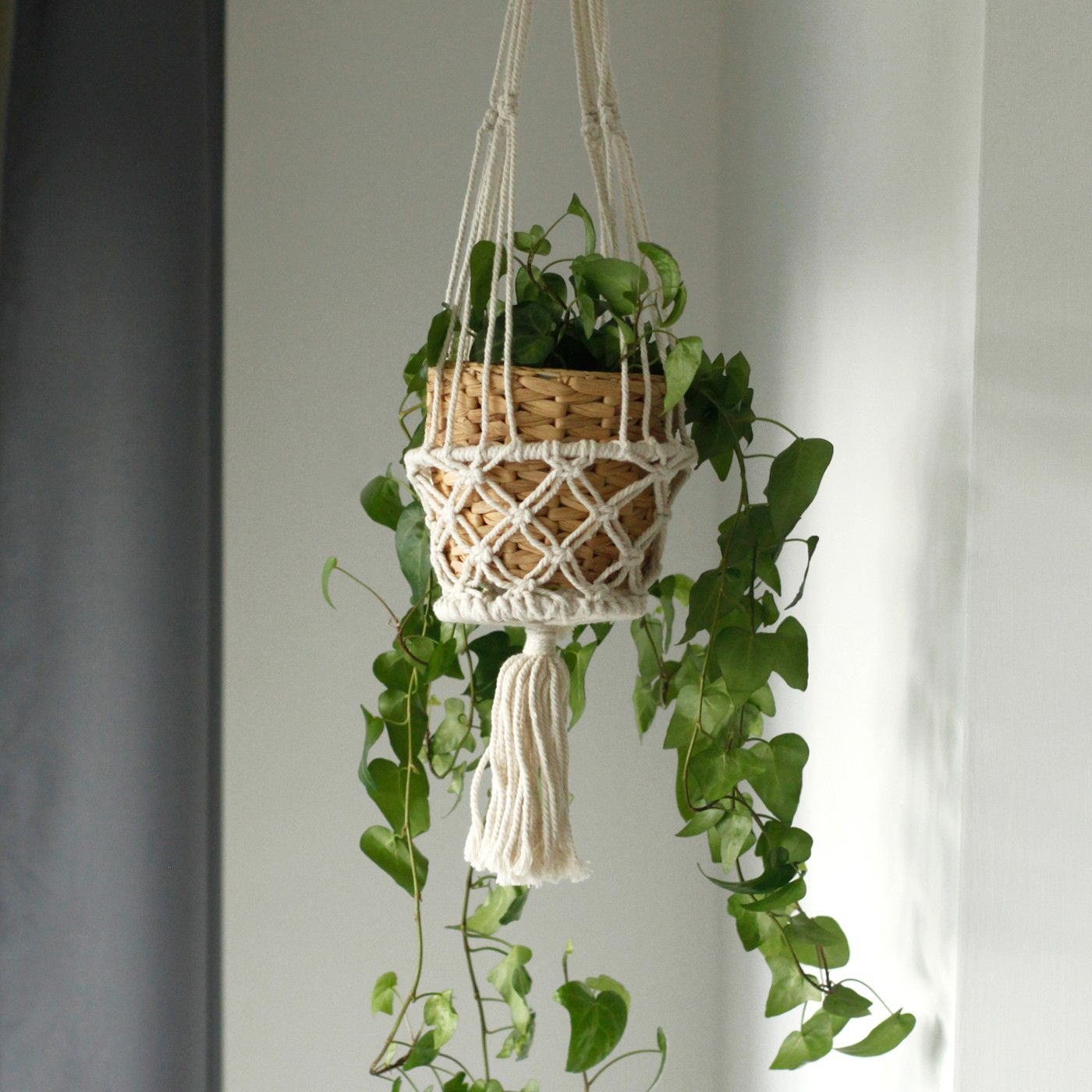 Macrame Pot Holder – Double Holder | www.artisan-gifts.co.uk 5 Macrame Pot Holder – Double Holder | www.artisan-gifts.co.uk 4