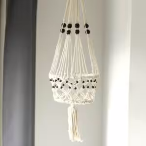 Macrame Pot Holder – Lrg Single Beaded | www.artisan-gifts.co.uk 1