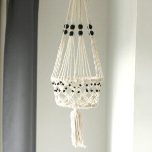 Macrame Pot Holder – Lrg Single Beaded | www.artisan-gifts.co.uk 1