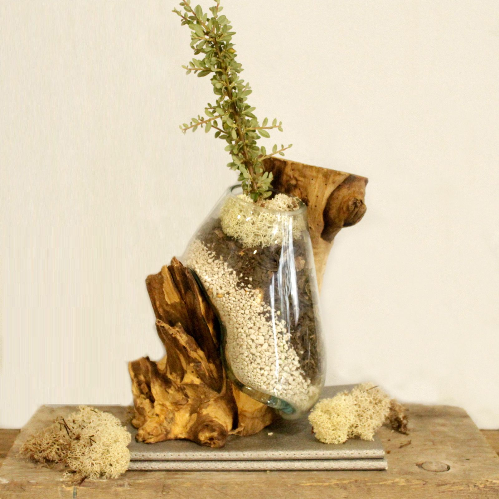 Molten Glass on Wood – Hanging Bowl | www.artisan-gifts.co.uk 6 Molten Glass on Wood – Hanging Bowl | www.artisan-gifts.co.uk 5