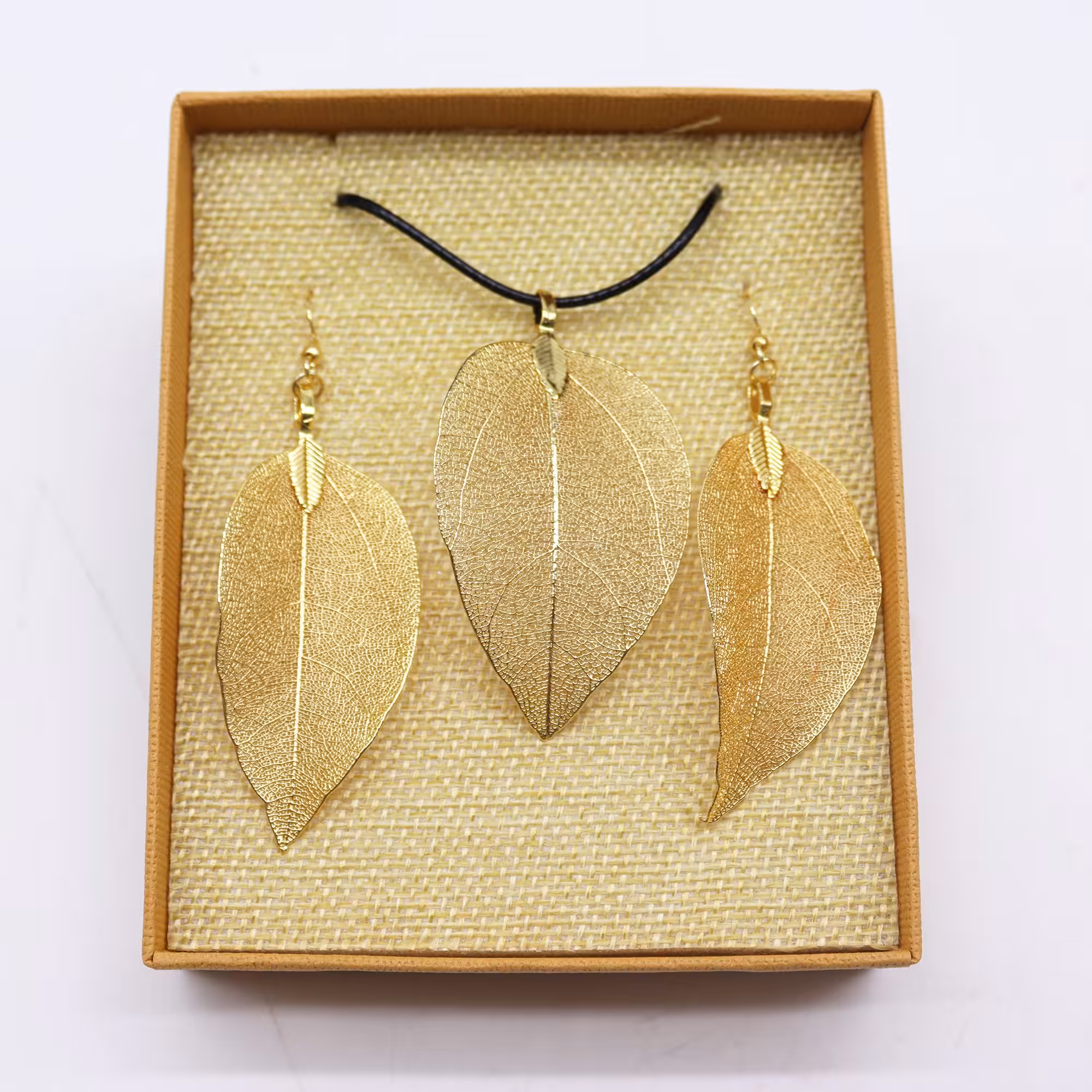 Necklace & Earring Set – Bravery Leaf – Gold | www.artisan-gifts.co.uk 3 Necklace & Earring Set – Bravery Leaf – Gold | www.artisan-gifts.co.uk 2