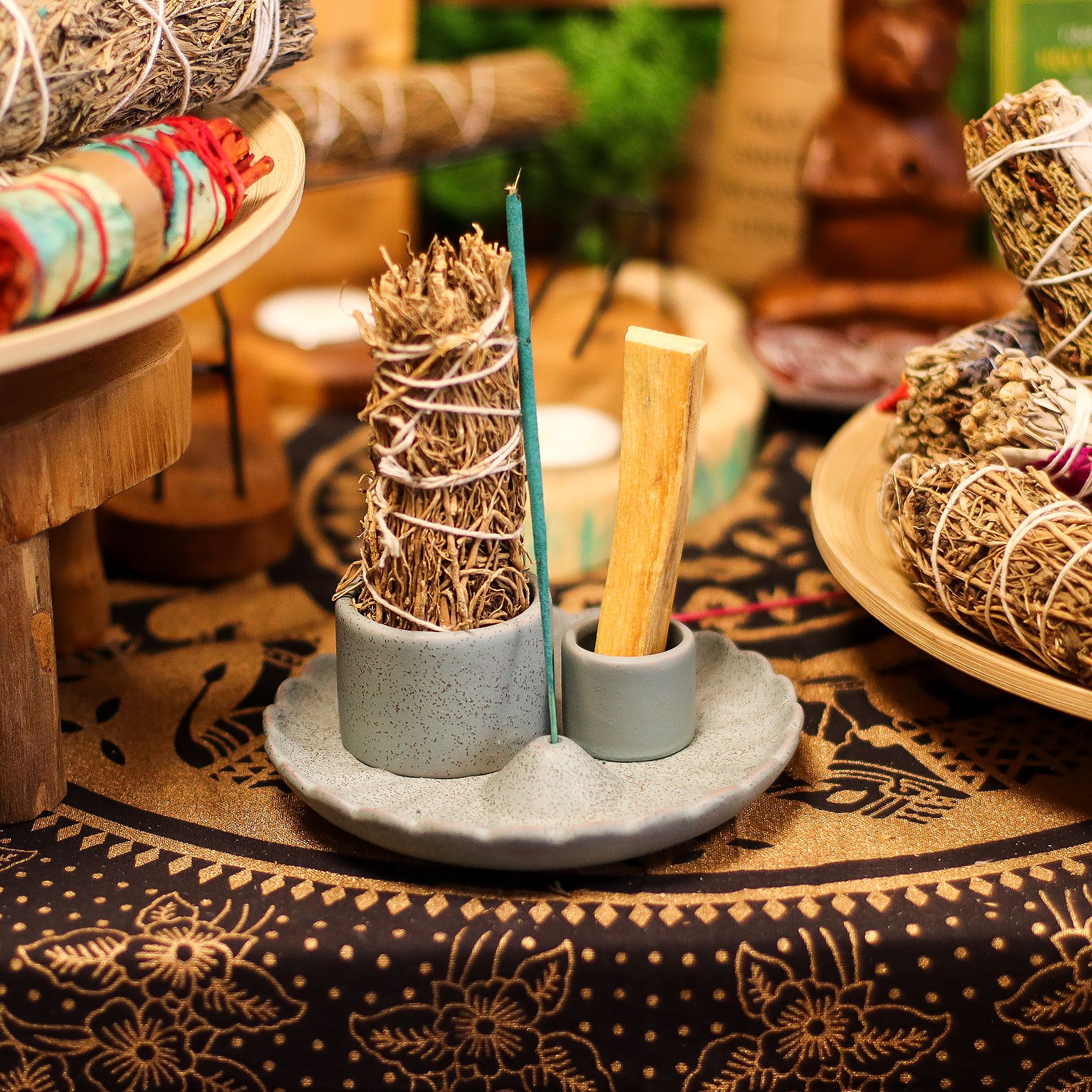 Palo Santo Stick & Smudge Holder – Lotus Flower – Blue | www.artisan-gifts.co.uk 2 Palo Santo Stick & Smudge Holder – Lotus Flower – Blue | www.artisan-gifts.co.uk 1