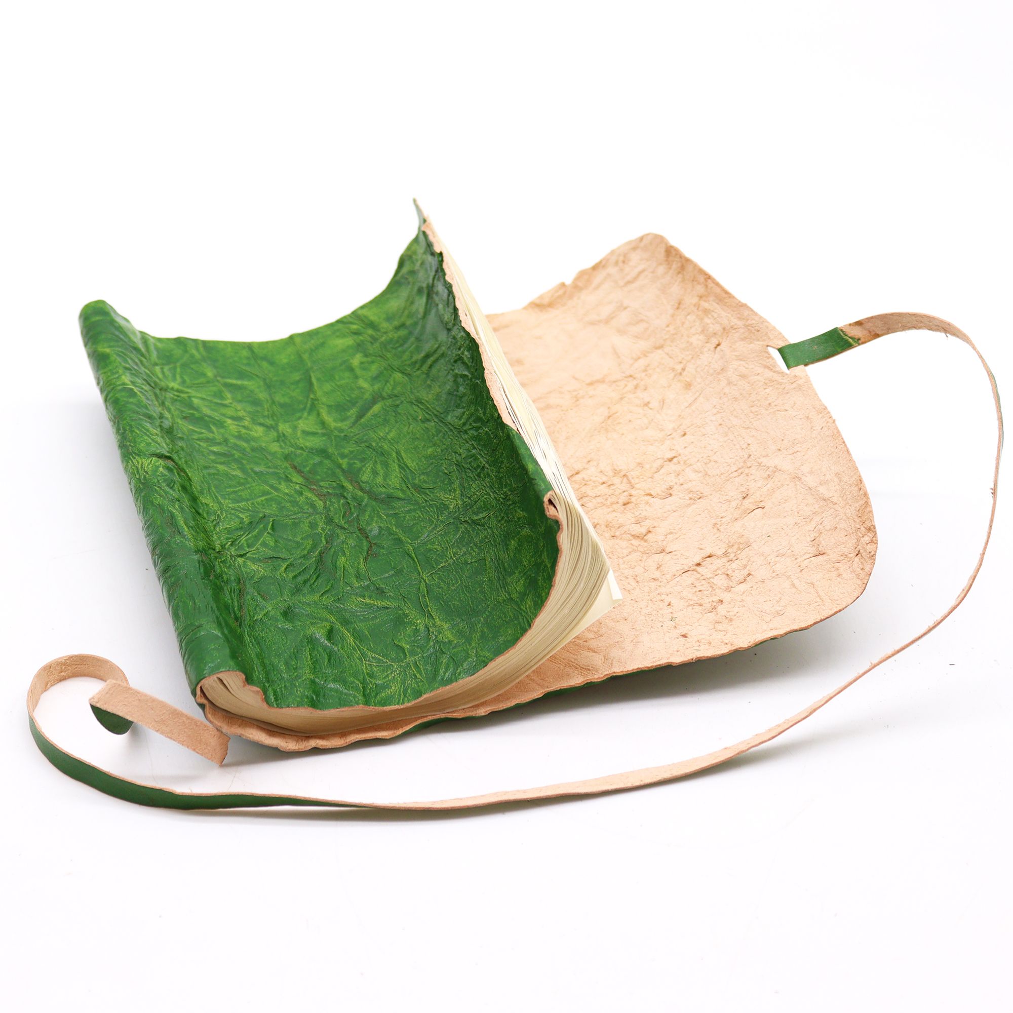 Rolled Leather Travel Notebook – 96 pages – Green 21x15cm | www.artisan-gifts.co.uk 3 Rolled Leather Travel Notebook – 96 pages – Green 21x15cm | www.artisan-gifts.co.uk 2