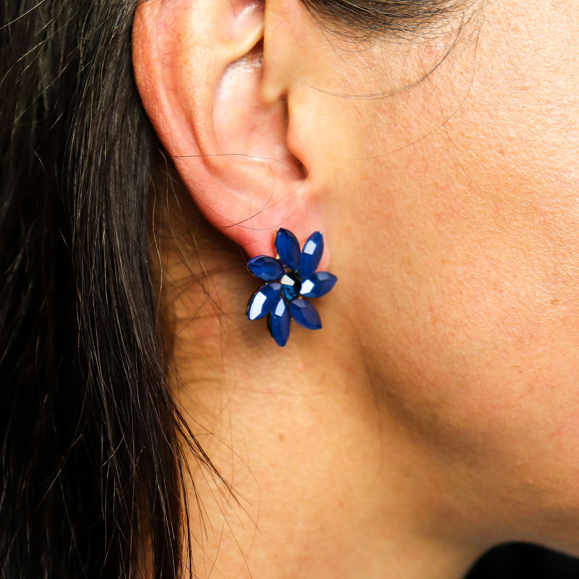 Royal Blue – Vintage Glass – Flowers – Earrings | www.artisan-gifts.co.uk 4 Royal Blue – Vintage Glass – Flowers – Earrings | www.artisan-gifts.co.uk 3