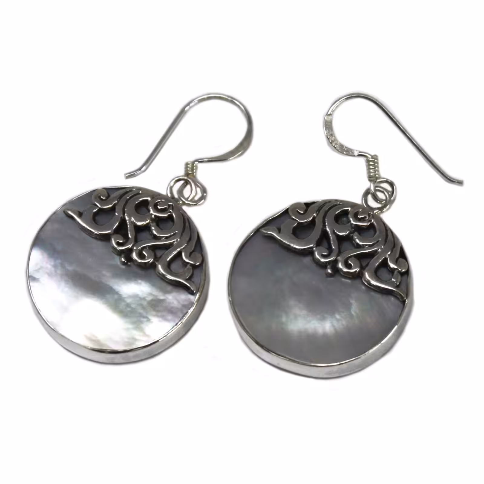 Shell & Silver Earrings – Classic Disc – MOP | www.artisan-gifts.co.uk 2 Shell & Silver Earrings – Classic Disc – MOP | www.artisan-gifts.co.uk 1