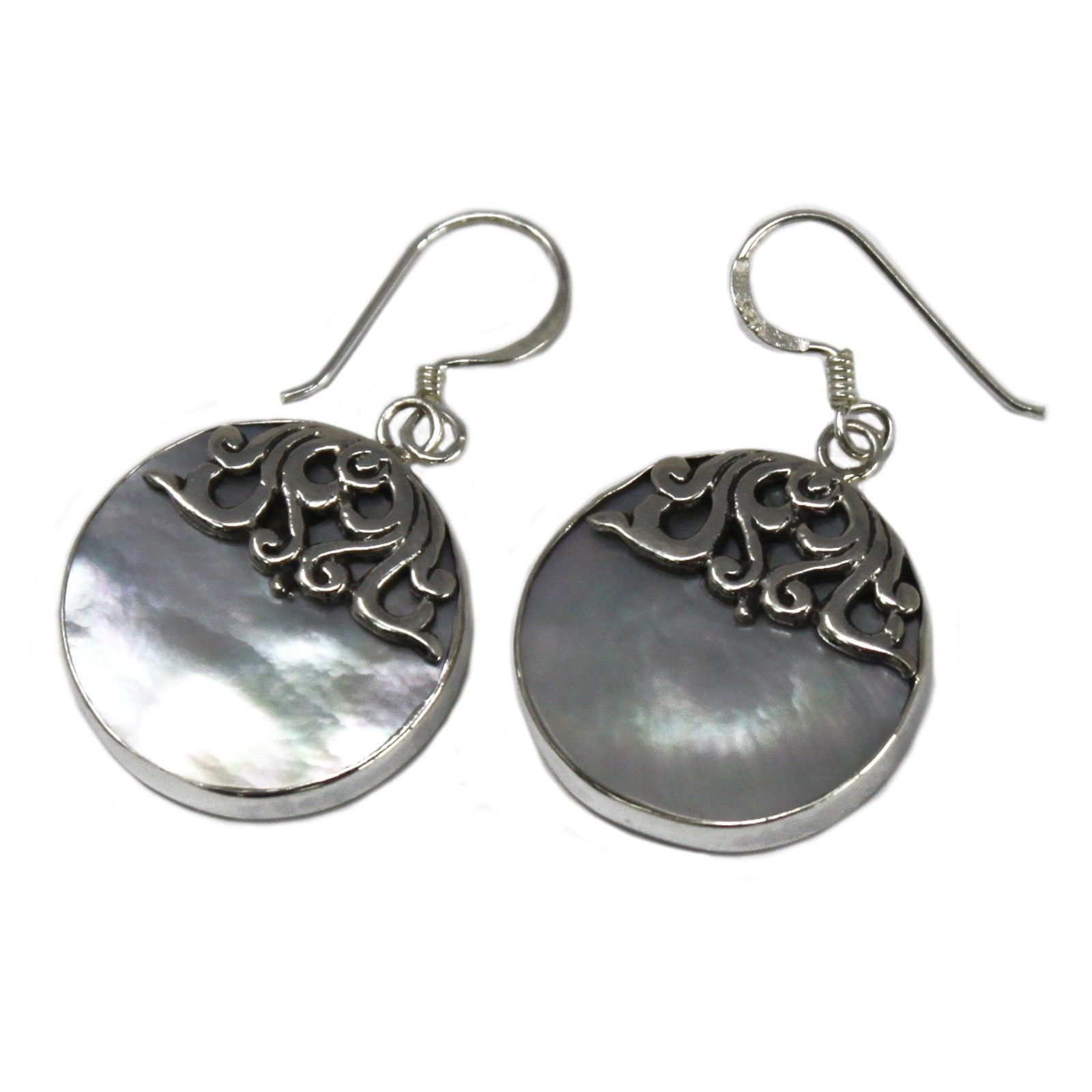 Shell & Silver Earrings – Classic Disc – MOP | www.artisan-gifts.co.uk 2 Shell & Silver Earrings – Classic Disc – MOP | www.artisan-gifts.co.uk 1