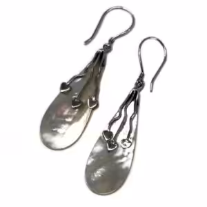Shell & Silver Earrings – Three Hearts – MOP | www.artisan-gifts.co.uk 1