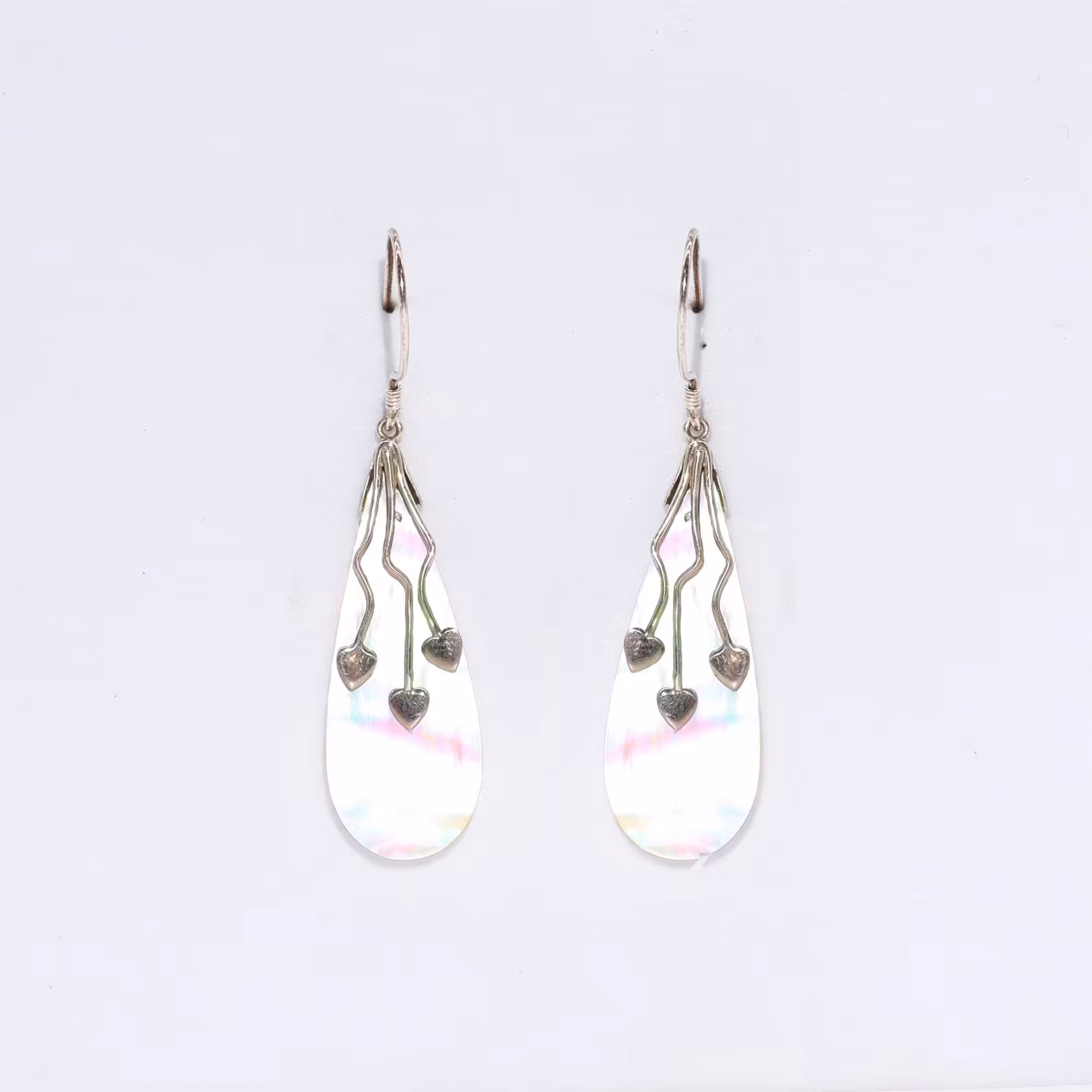 Shell & Silver Earrings – Three Hearts – MOP | www.artisan-gifts.co.uk 7 Shell & Silver Earrings – Three Hearts – MOP | www.artisan-gifts.co.uk 6