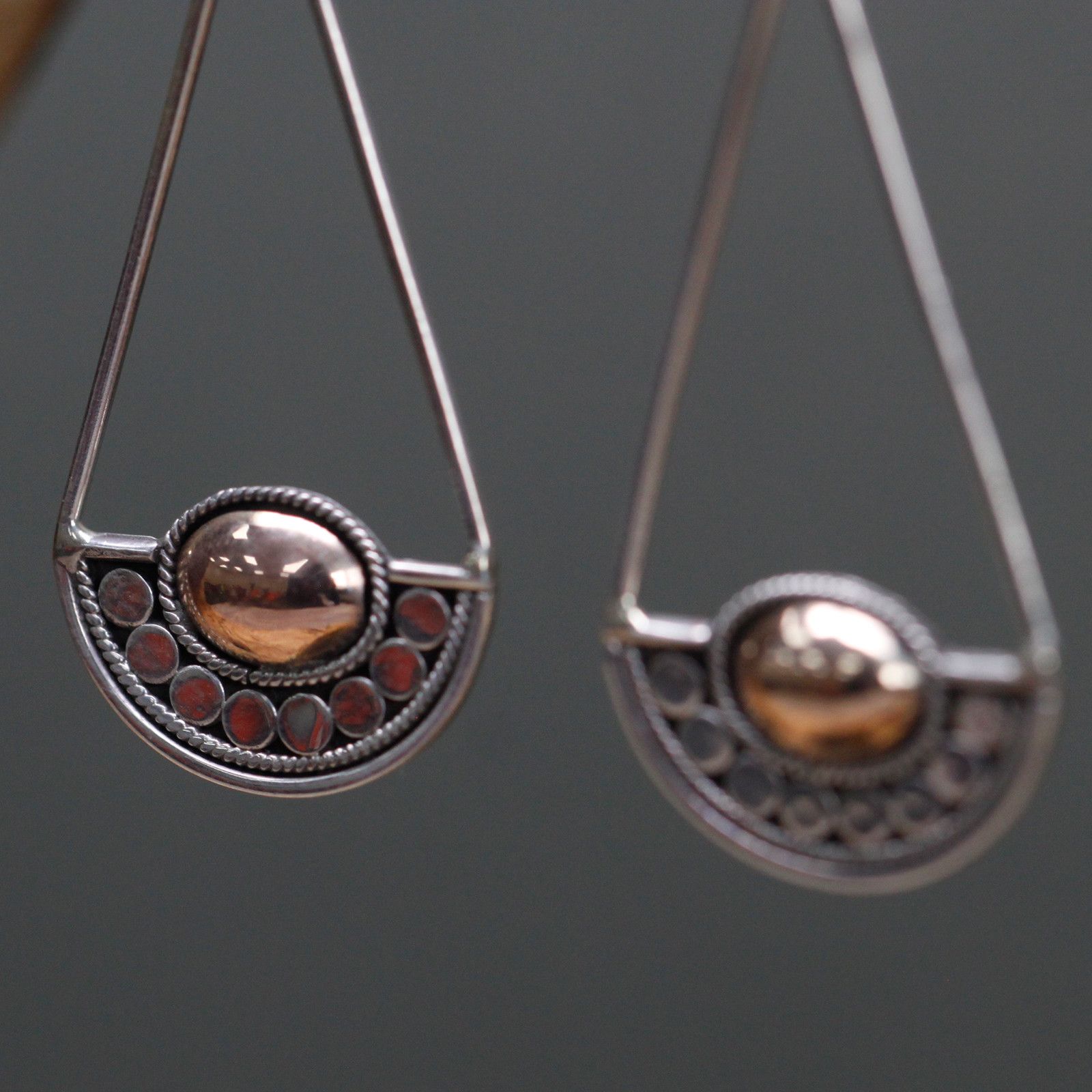 Silver & Gold Earring – Luna Balance | www.artisan-gifts.co.uk 5 Silver & Gold Earring – Luna Balance | www.artisan-gifts.co.uk 4