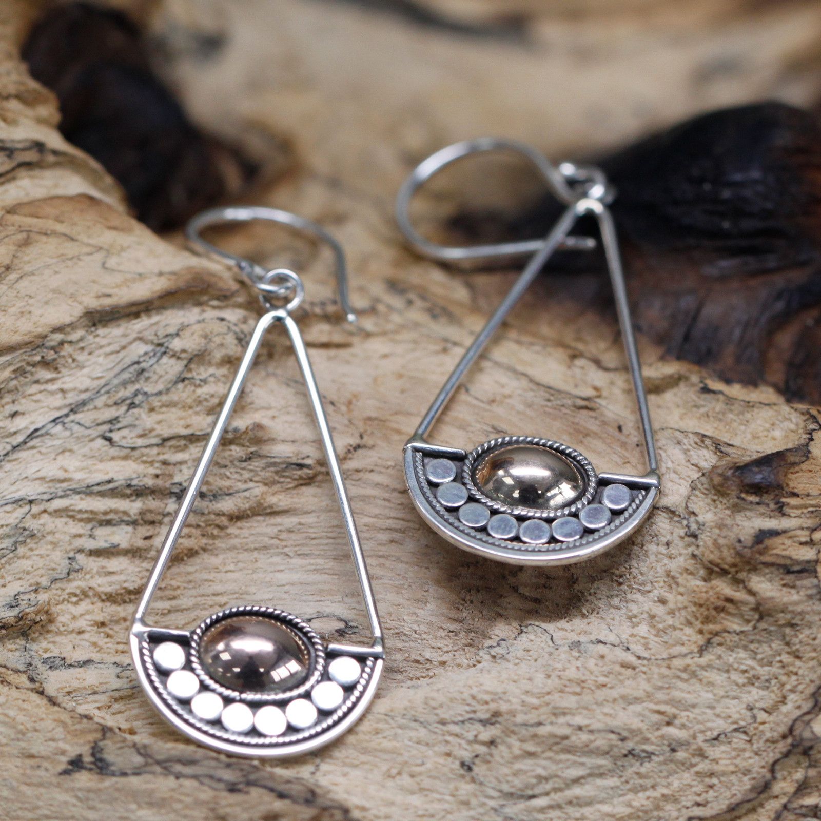 Silver & Gold Earring – Luna Balance | www.artisan-gifts.co.uk 4 Silver & Gold Earring – Luna Balance | www.artisan-gifts.co.uk 3