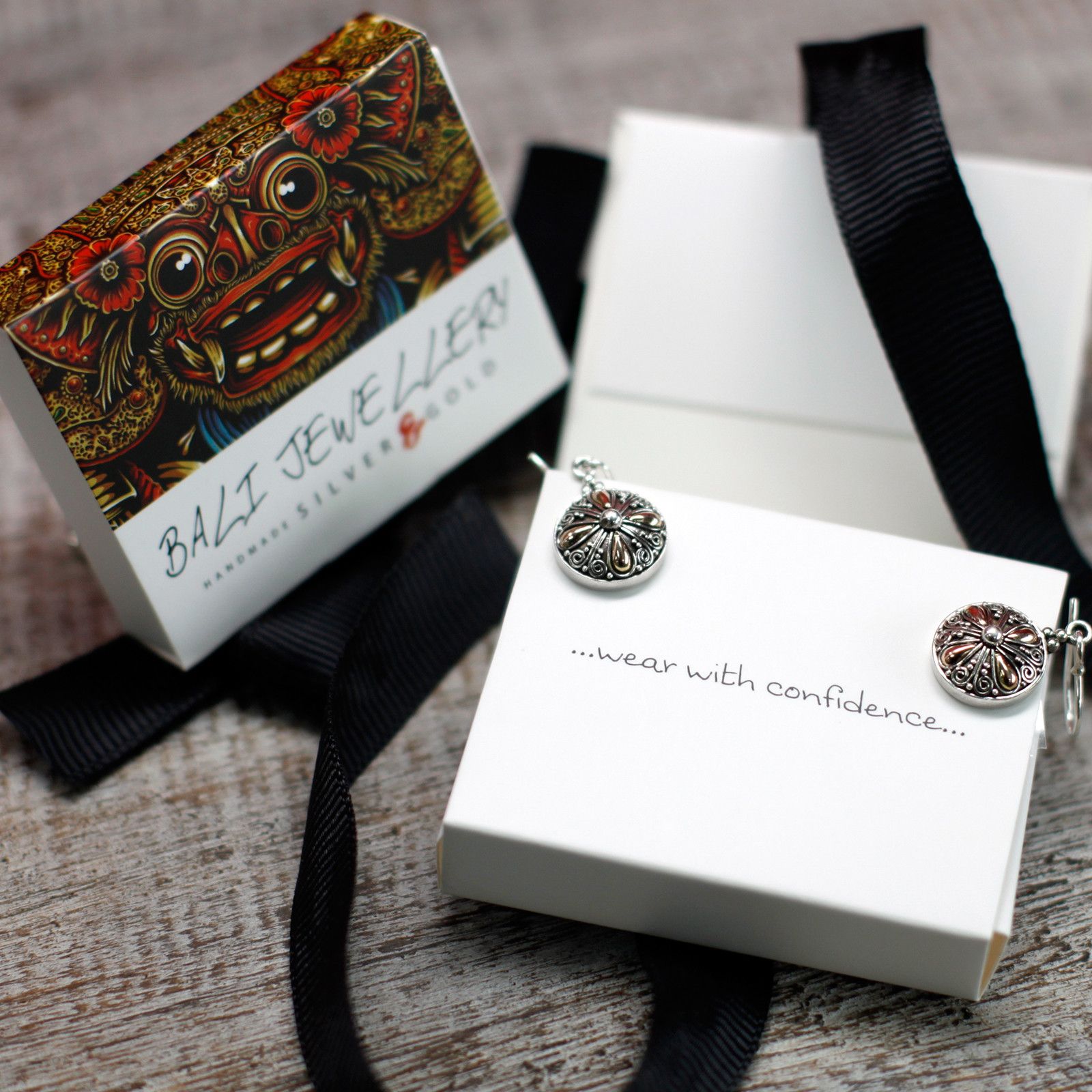 Silver & Gold Earring – Mandala Hearts | www.artisan-gifts.co.uk 8 Silver & Gold Earring – Mandala Hearts | www.artisan-gifts.co.uk 7