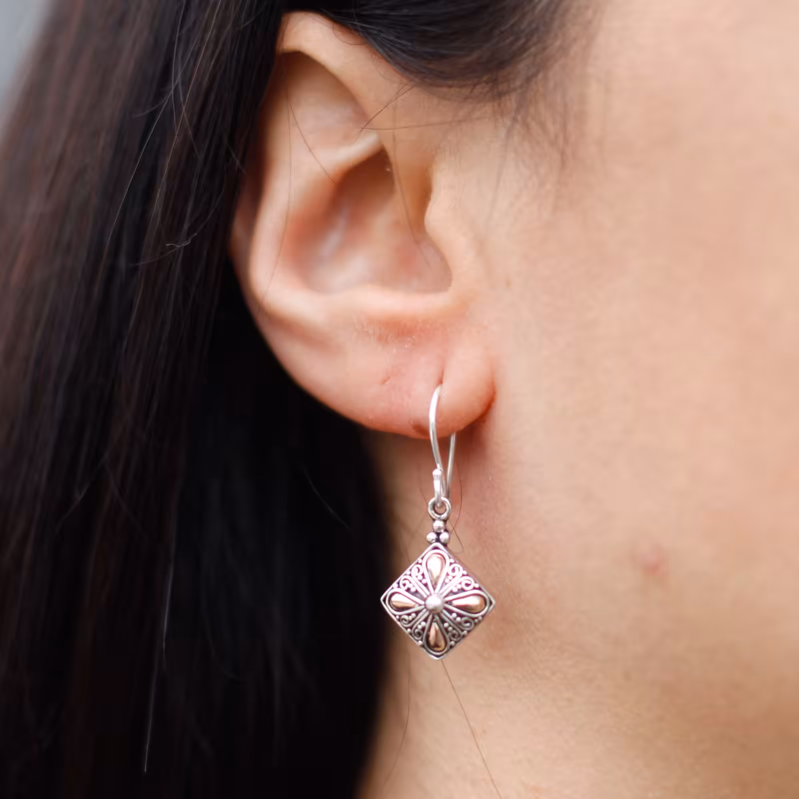 Silver & Gold Earring – Square Drop | www.artisan-gifts.co.uk 2 Silver & Gold Earring – Square Drop | www.artisan-gifts.co.uk 1