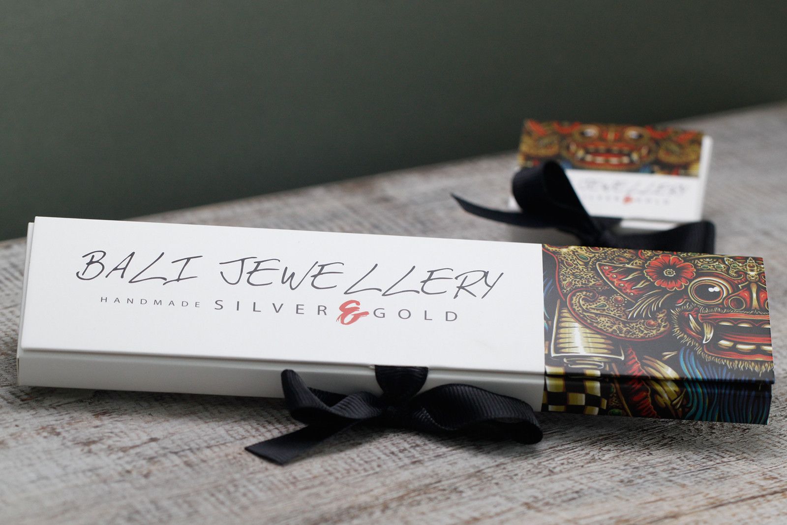 Silver & Gold Necklace -Tri | www.artisan-gifts.co.uk 7 Silver & Gold Necklace -Tri | www.artisan-gifts.co.uk 6