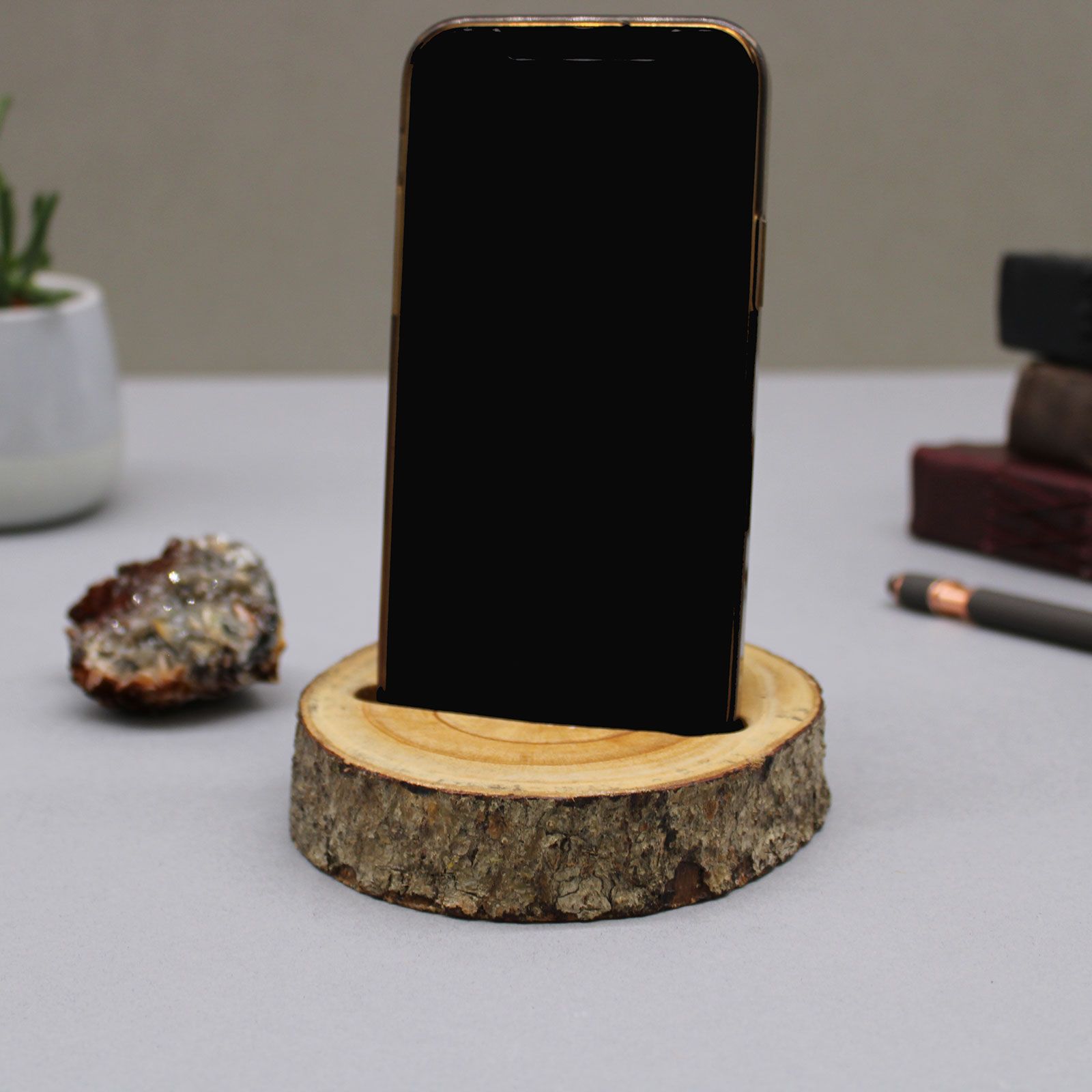 Small Log Phone Holder (slot) – Natural | www.artisan-gifts.co.uk 8 Small Log Phone Holder (slot) – Natural | www.artisan-gifts.co.uk 7
