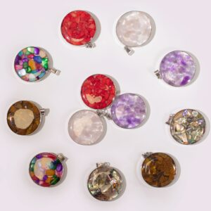 Steel Cased Pendant Round – 12 Assorted Gemstone Chips & Shells | www.artisan-gifts.co.uk 1