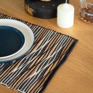 Water Hyacinth Natural Placemat – Black and White Waves | www.artisan-gifts.co.uk