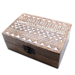 White Washed Wooden Box – 6×4 Aztec Design | www.artisan-gifts.co.uk 1