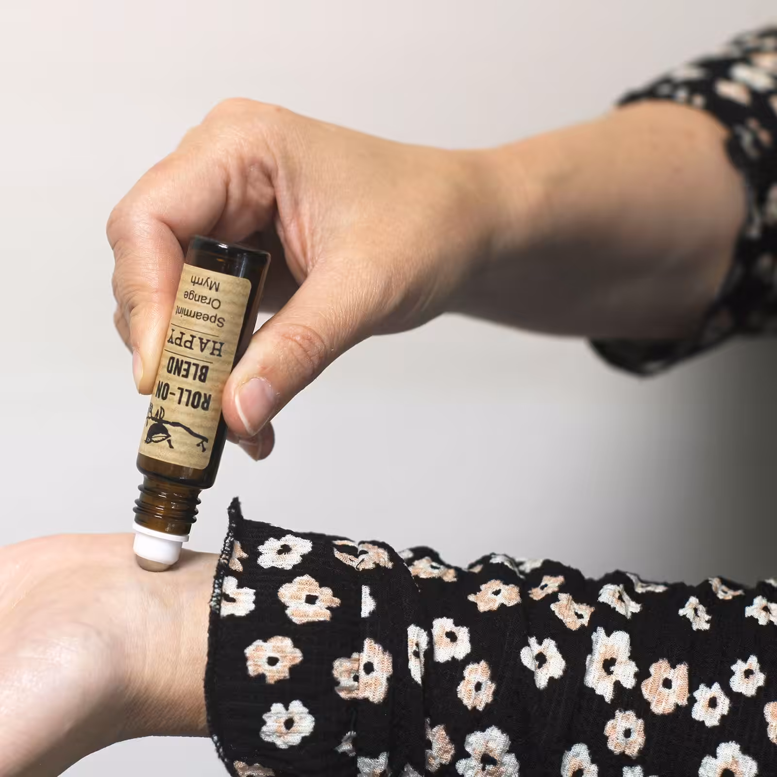 Agnes + Cat Roll On Essential Oil Blend – FOCUS | www.artisan-gifts.co.uk 9 Agnes + Cat Roll On Essential Oil Blend - FOCUS - Image 8