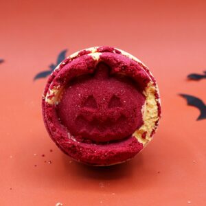 Aniseed Halloween Bath Bomb | www.artisan-gifts.co.uk 1