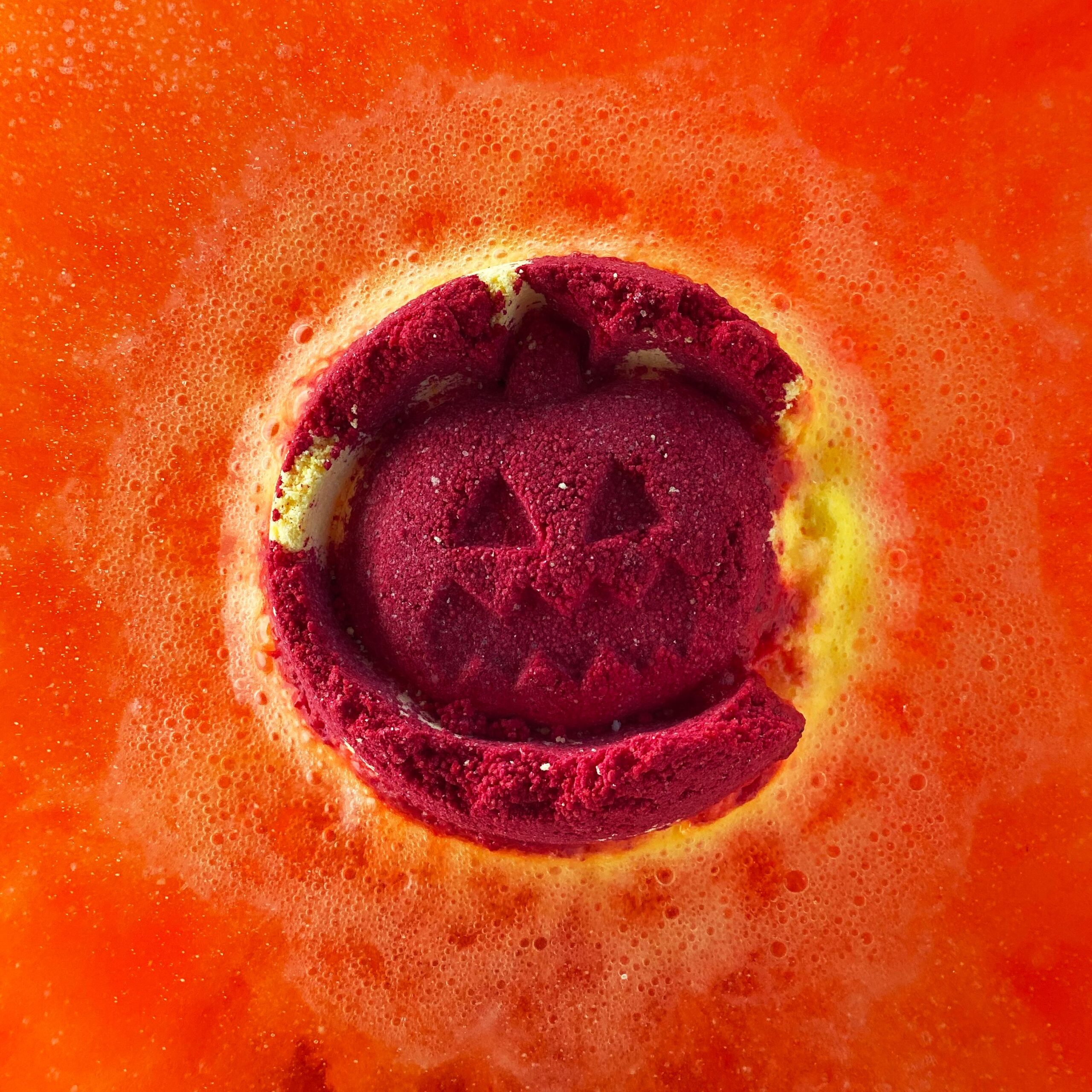 Aniseed Halloween Bath Bomb | www.artisan-gifts.co.uk 4 Aniseed Halloween Bath Bomb | www.artisan-gifts.co.uk 3
