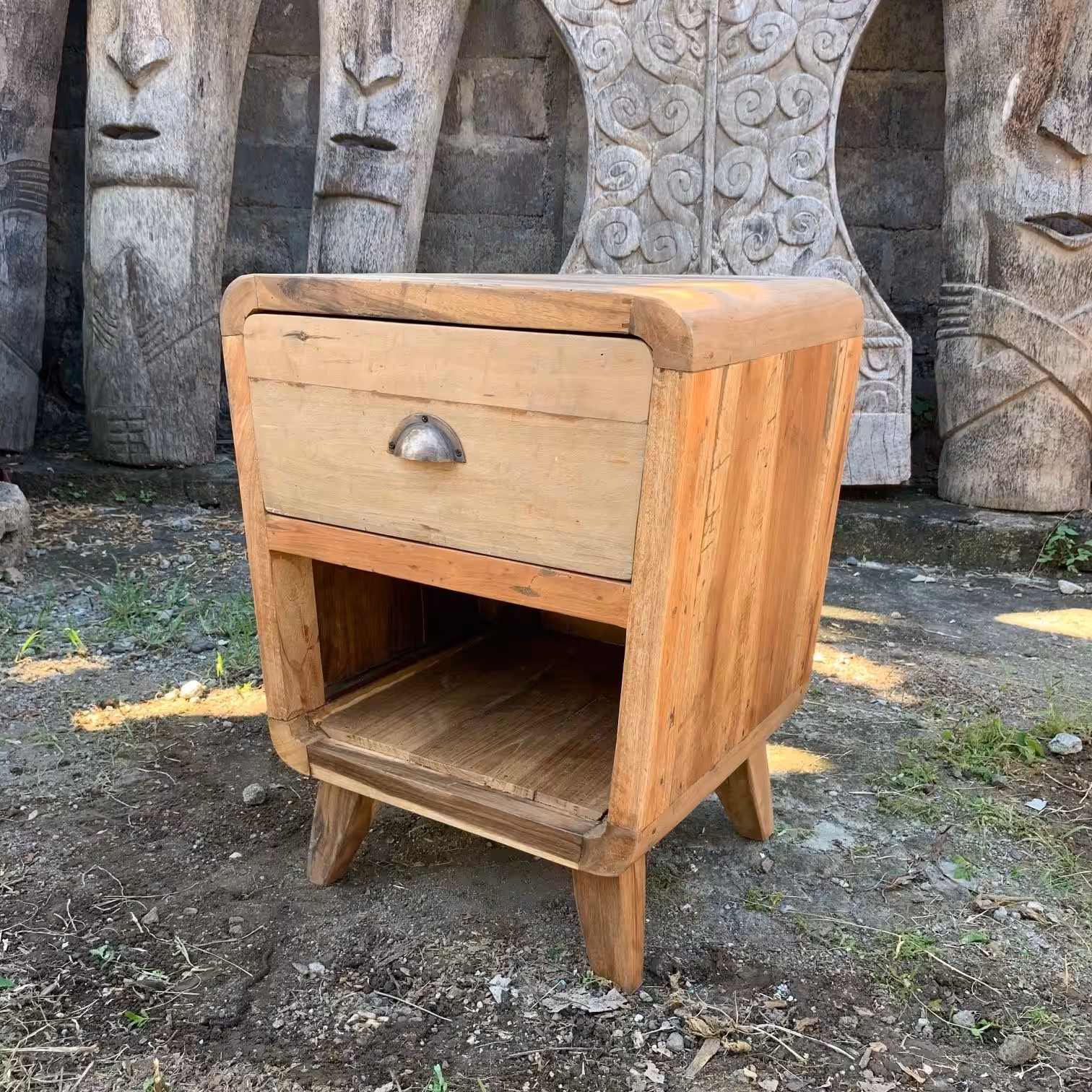 Bedside Table – Round One Draw – Recycled Wood | www.artisan-gifts.co.uk 2 Bedside Table - Round One Draw - Recycled Wood