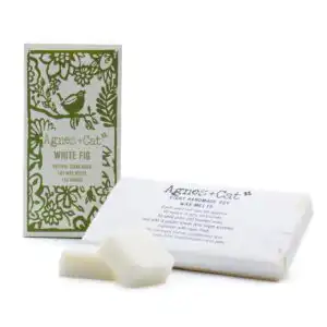 Agnes + Cat Box of 8 Wax Melts – White Fig | www.artisan-gifts.co.uk 1