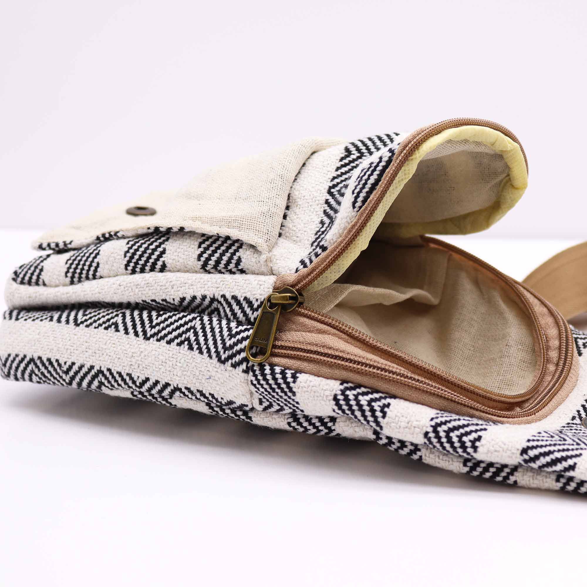 Body Cross Bag Natural Cotton – Black & White | www.artisan-gifts.co.uk 4 Body Cross Bag Natural Cotton – Black & White | www.artisan-gifts.co.uk 3