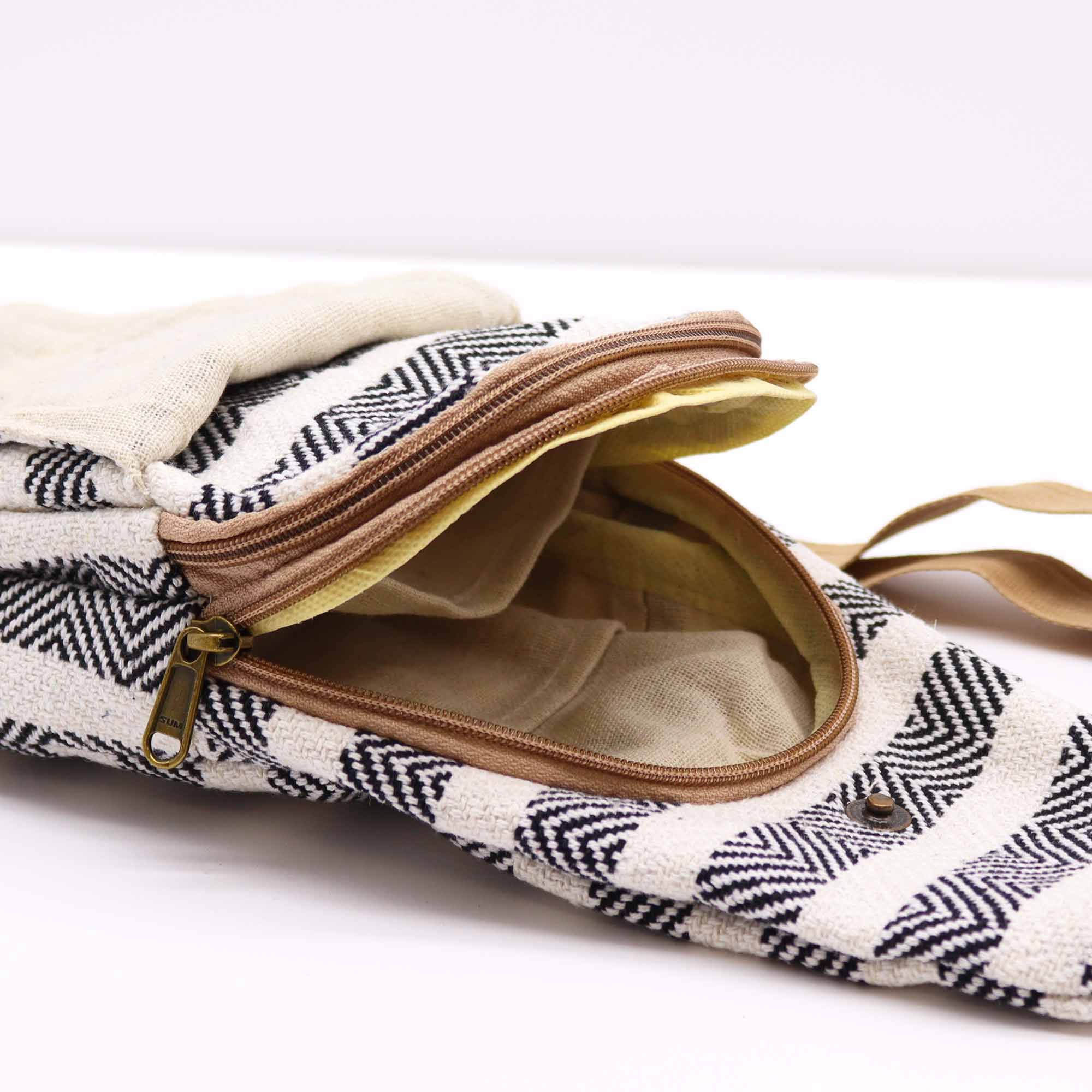 Body Cross Bag Natural Cotton – Black & White | www.artisan-gifts.co.uk 5 Body Cross Bag Natural Cotton – Black & White | www.artisan-gifts.co.uk 4