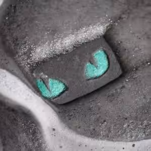 Cats Eyes Halloween  Bath Bomb 80g | www.artisan-gifts.co.uk 1