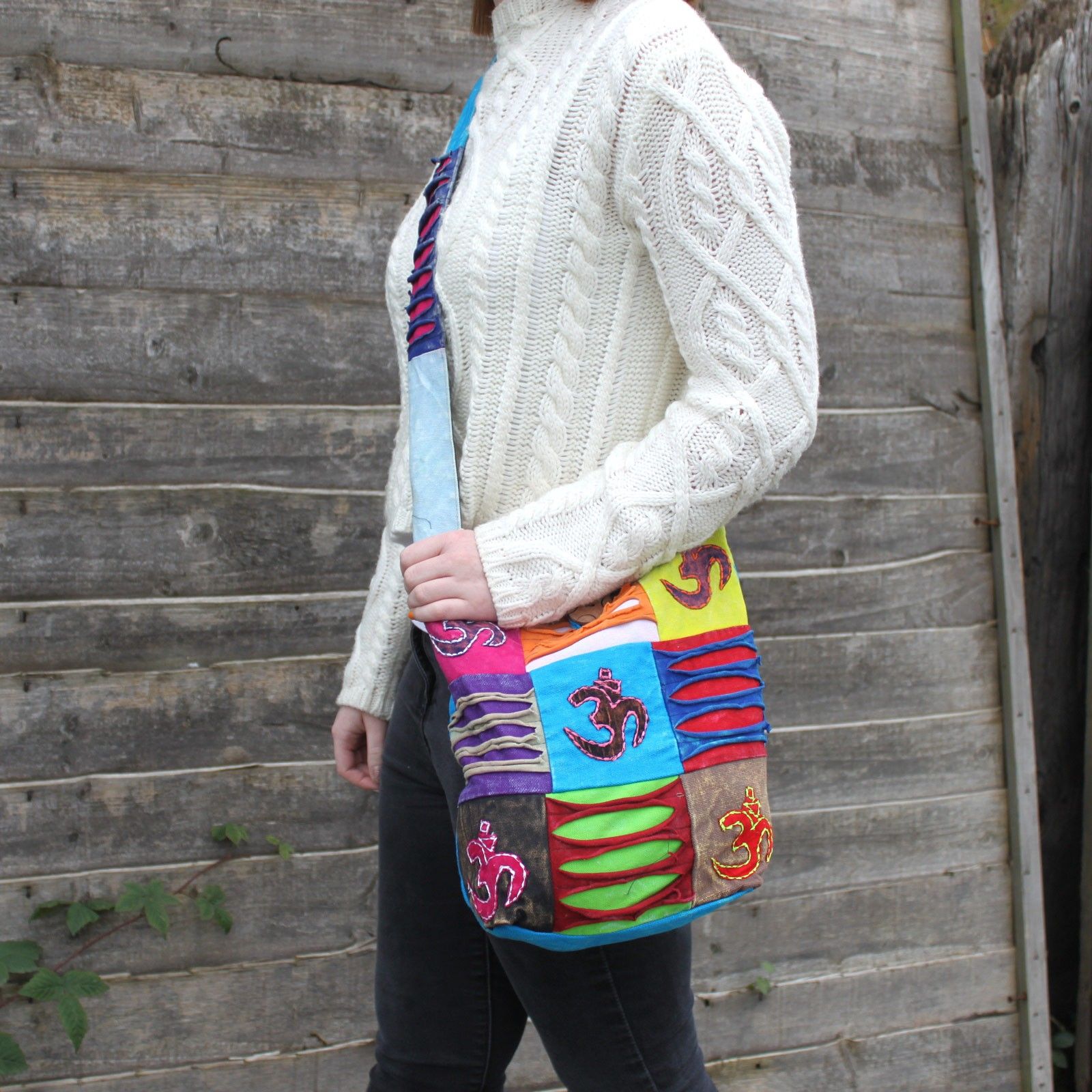 Ethnic Sling Bag – Sand / Peace | www.artisan-gifts.co.uk 4 Ethnic Sling Bag – Sand / Peace | www.artisan-gifts.co.uk 3