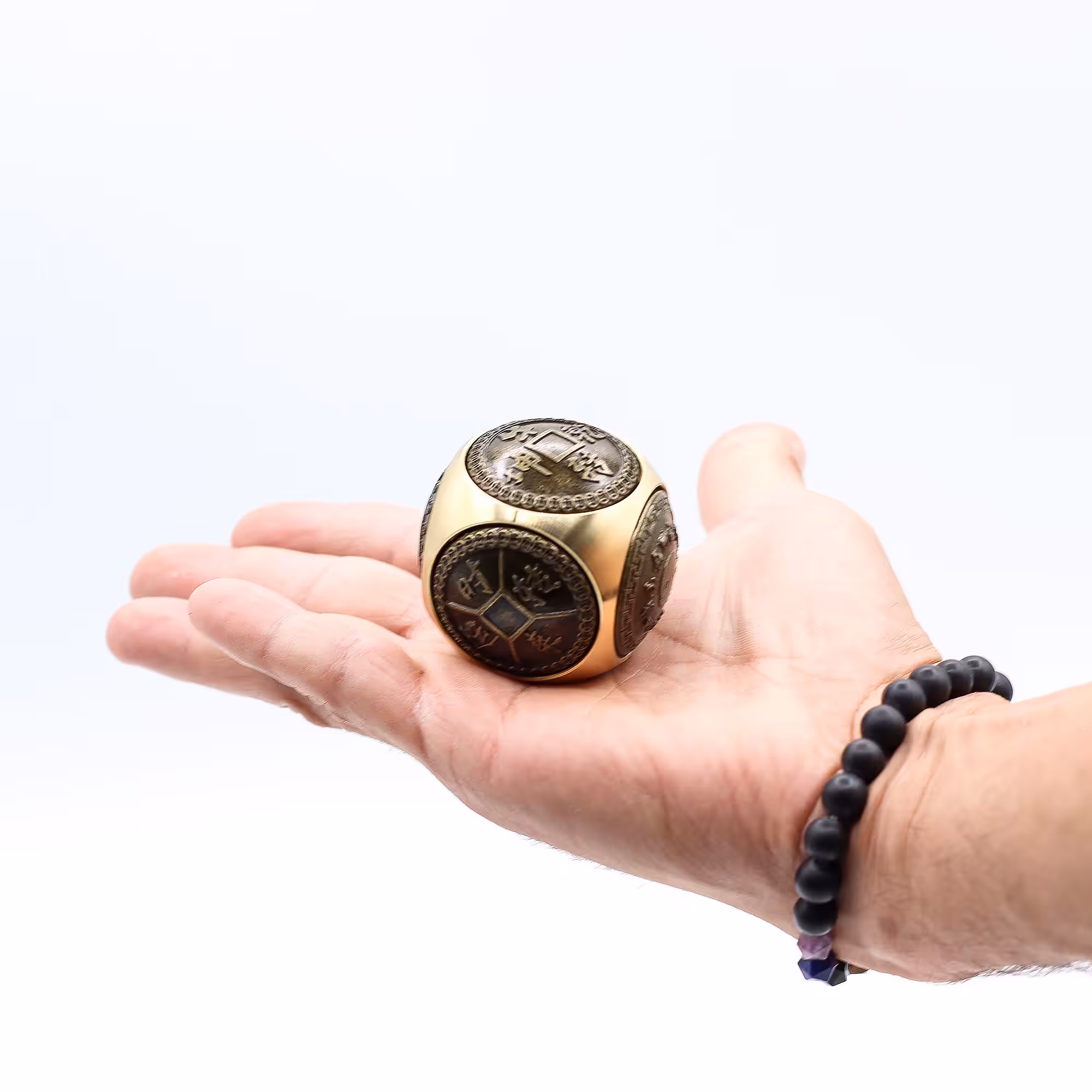 Feng Shui Fortune – Large Wealth Dice – Rounded | www.artisan-gifts.co.uk 5 Feng Shui Fortune – Large Wealth Dice – Rounded | www.artisan-gifts.co.uk 4