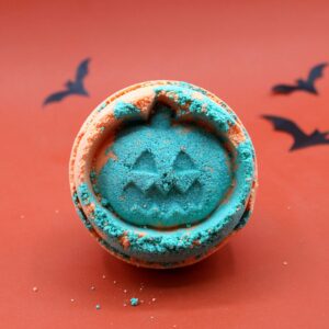 Fennel & Orange Halloween Bath Bomb | www.artisan-gifts.co.uk 1