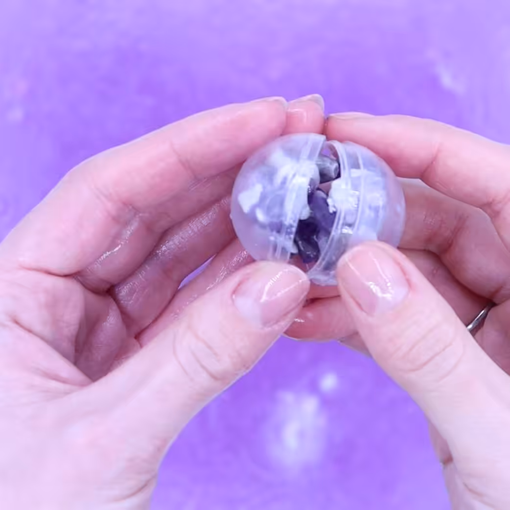 Green Aventurine Gem Bracelet Bath Bomb | www.artisan-gifts.co.uk 9 Green Aventurine Gem Bracelet Bath Bomb | www.artisan-gifts.co.uk 8