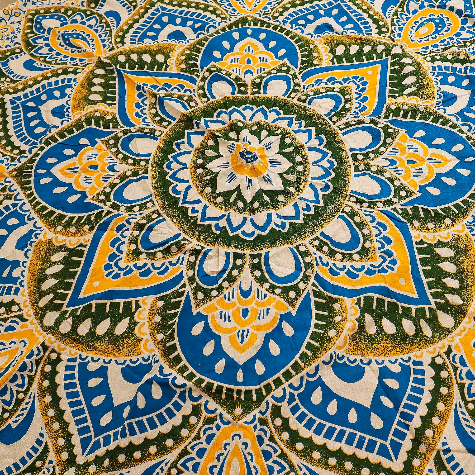 Large Mandala Roundy Art (180cm) – Yellow & Blue | www.artisan-gifts.co.uk 4 Large Mandala Roundy Art (180cm) – Yellow & Blue | www.artisan-gifts.co.uk 3