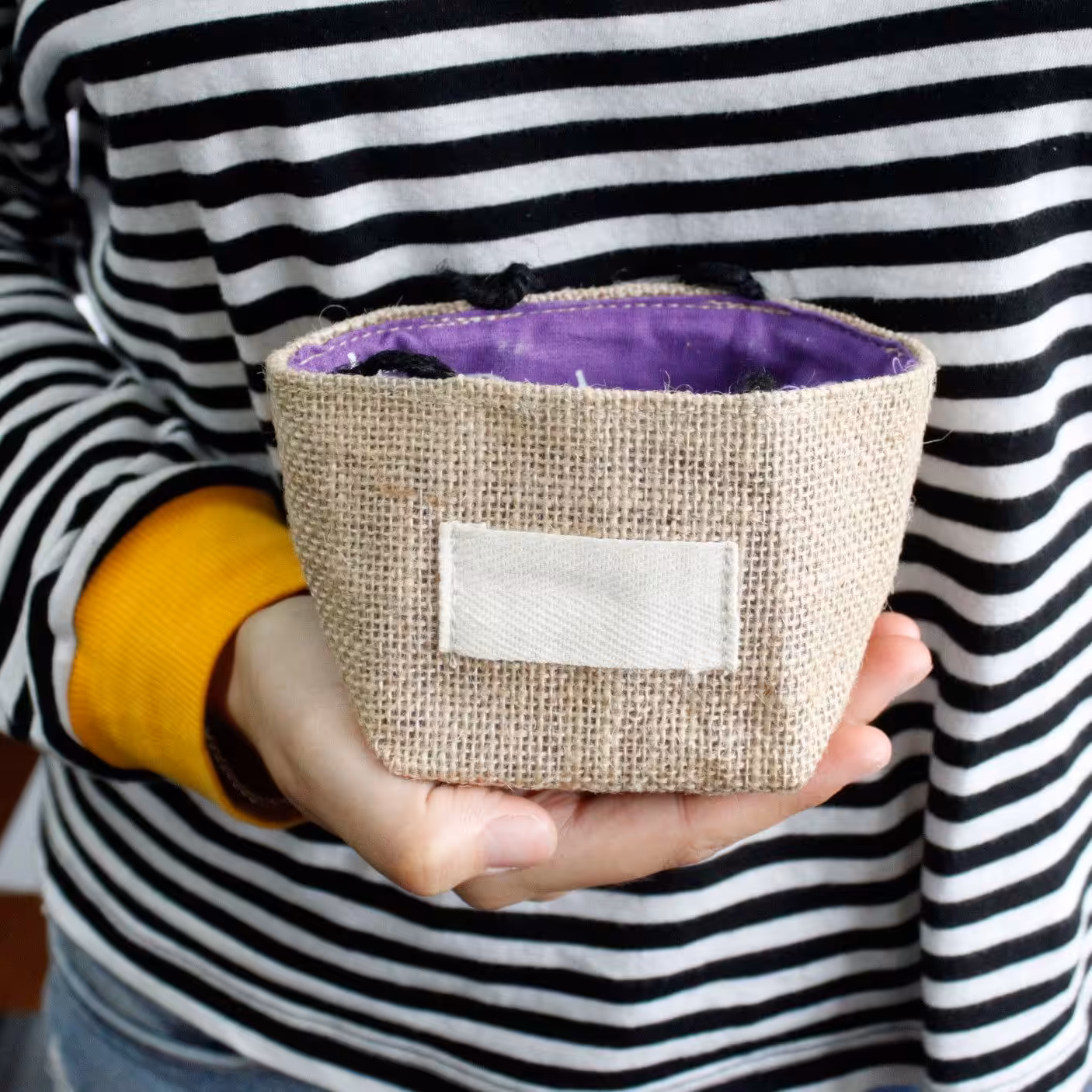 Natural Jute Cotton Gift Bag – Black Lining – Small | www.artisan-gifts.co.uk 7 Natural Jute Cotton Gift Bag - Black Lining - Small - Image 6