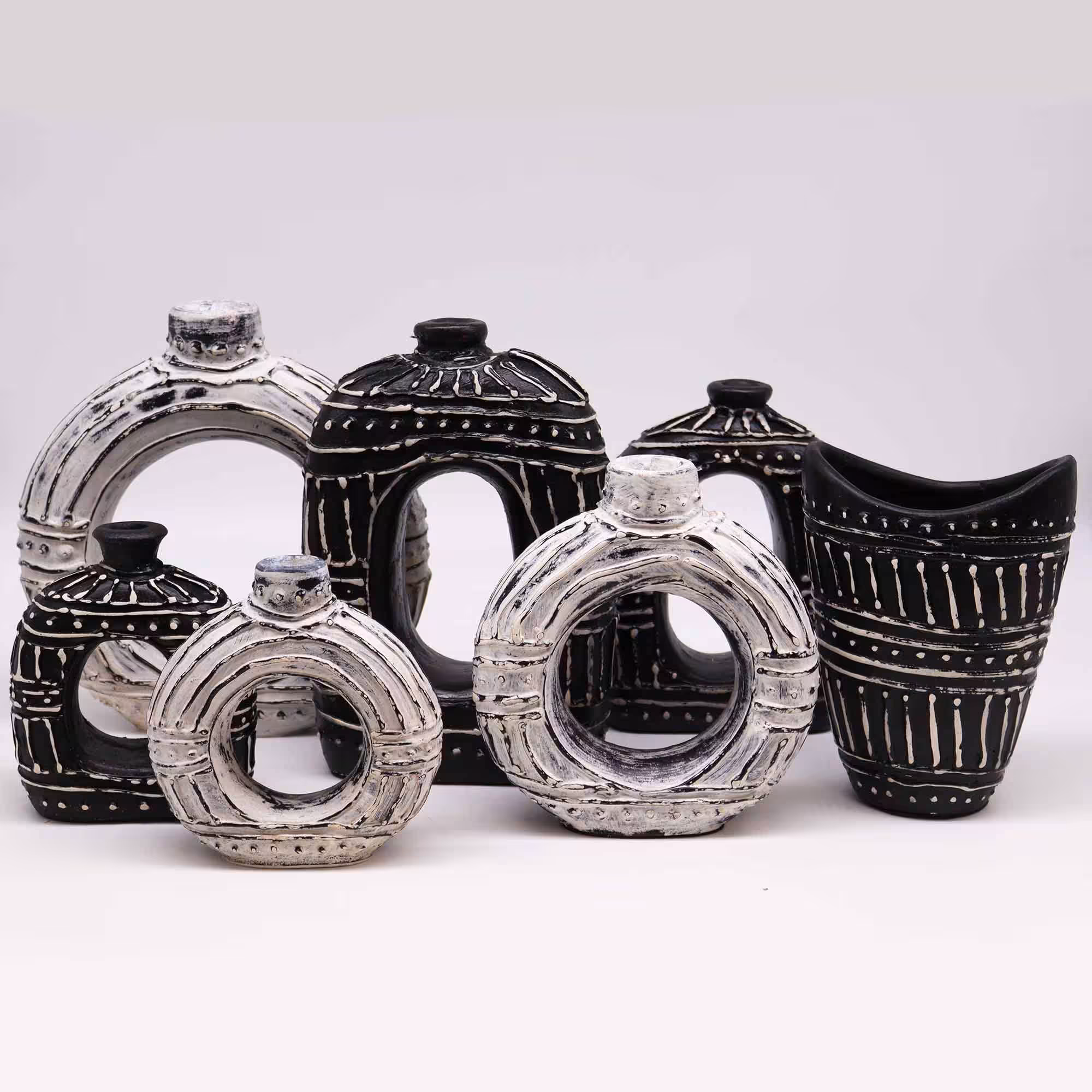 Oval Donut Shaped Vase – Chocolate 18cm | www.artisan-gifts.co.uk 2 Oval Donut Shaped Vase - Chocolate 18cm