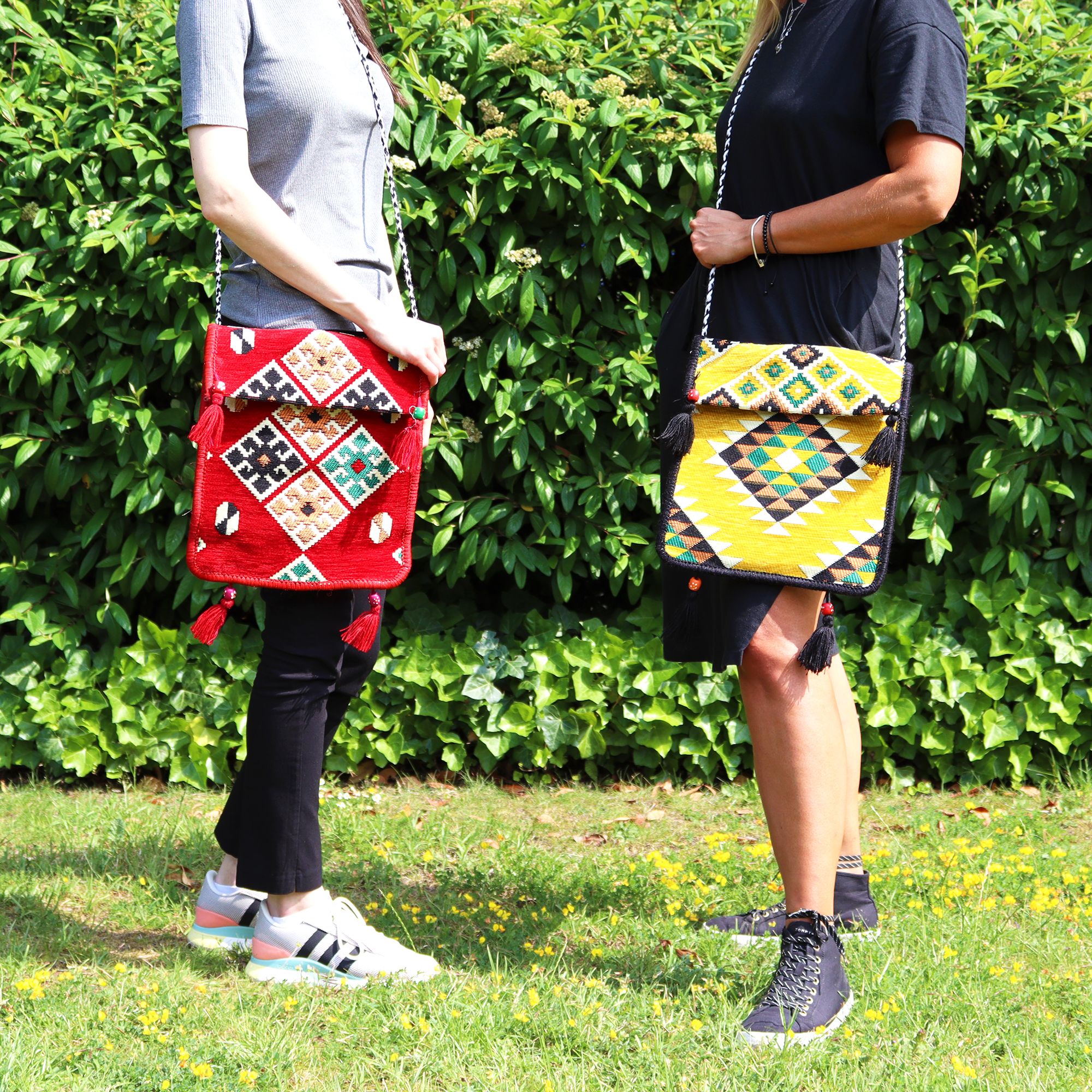 Red Kilim Messenger Festival Bag | www.artisan-gifts.co.uk 7 Red Kilim Messenger Festival Bag | www.artisan-gifts.co.uk 6