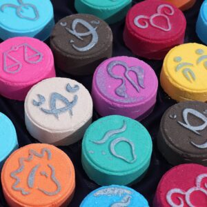 Set of Zodiac Bath Fizzers with Horoscope – Aquarius | www.artisan-gifts.co.uk 1