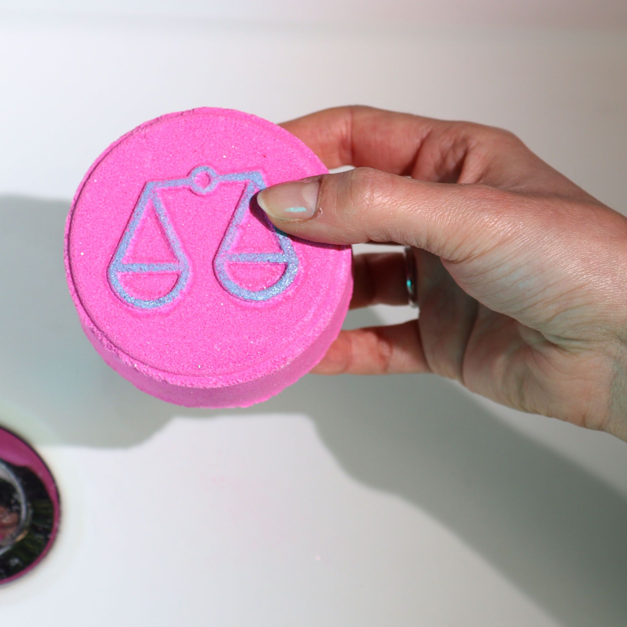 Set of Zodiac Bath Fizzers with Horoscope – Libra | www.artisan-gifts.co.uk 3 Set of Zodiac Bath Fizzers with Horoscope – Libra | www.artisan-gifts.co.uk 2