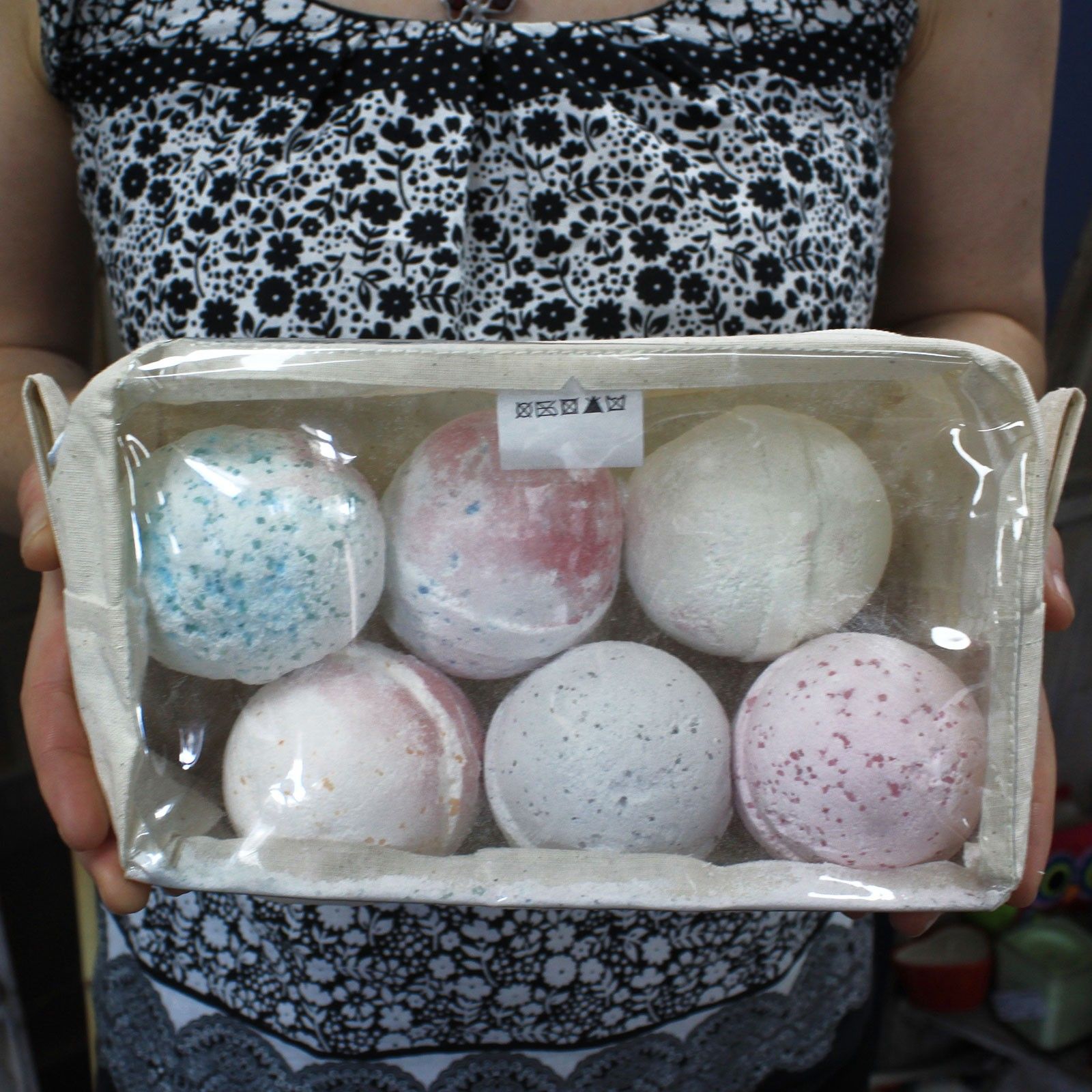 Toiletry Bag – Clear PVC | www.artisan-gifts.co.uk 6 Toiletry Bag – Clear PVC | www.artisan-gifts.co.uk 5