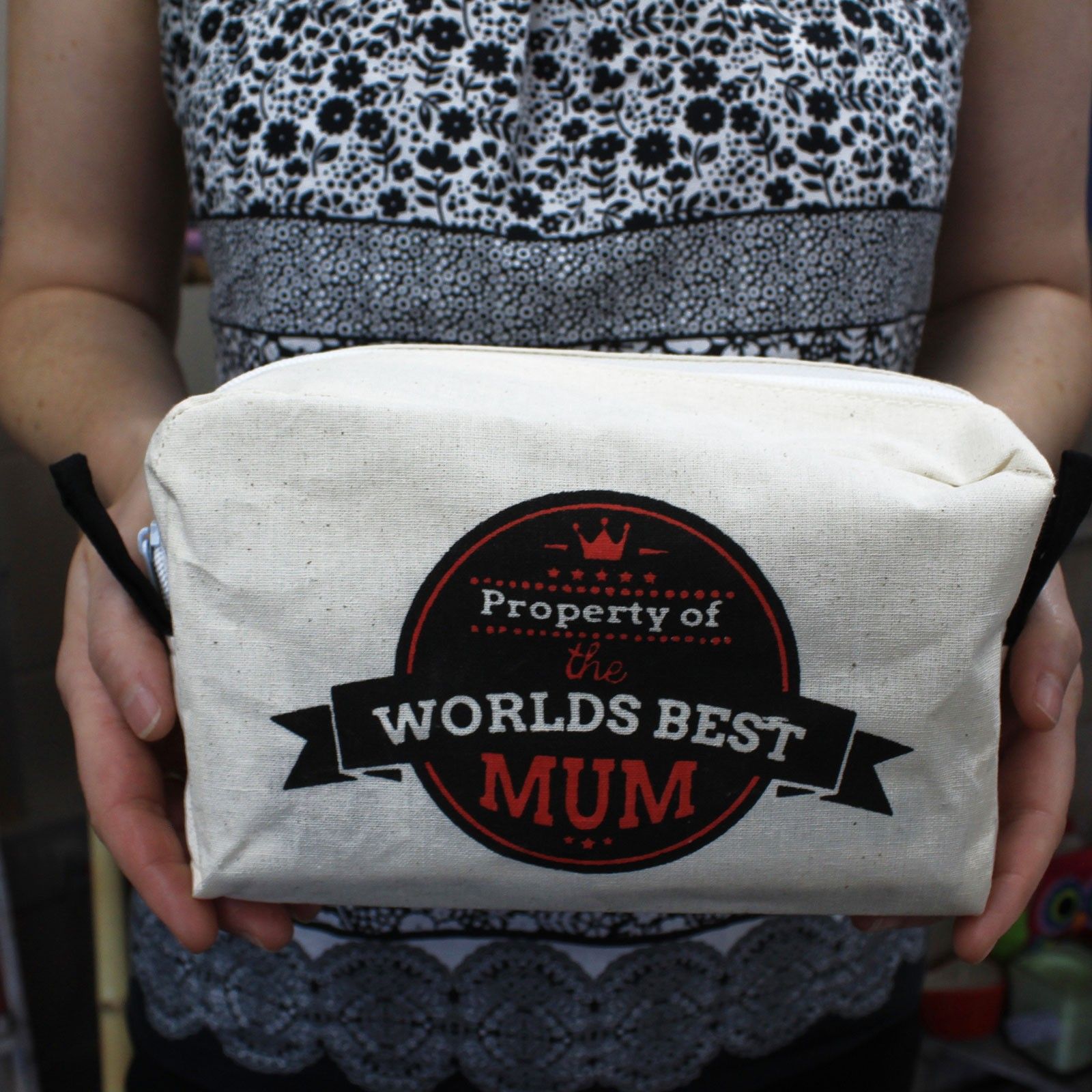 Toiletry Bag – Worlds Best Mum | www.artisan-gifts.co.uk 8 Toiletry Bag – Worlds Best Mum | www.artisan-gifts.co.uk 7
